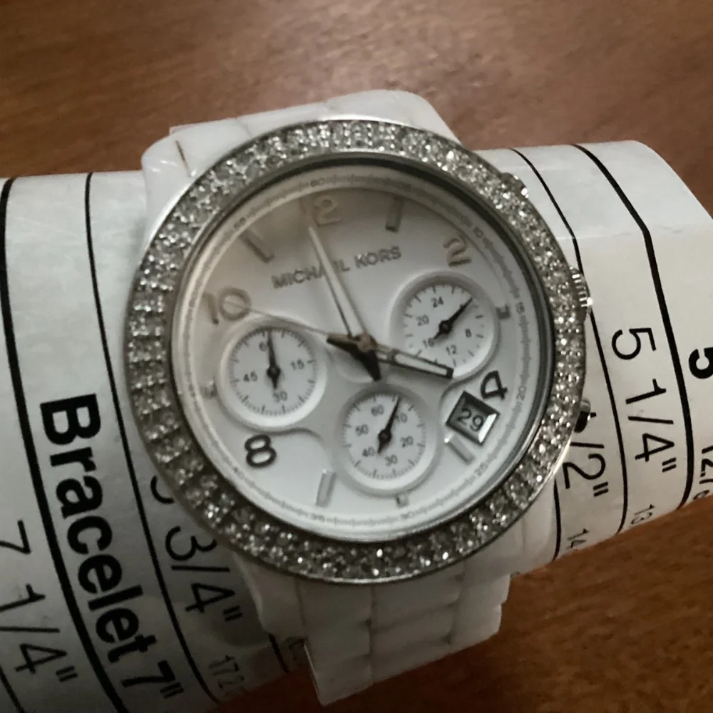 Michael Kors Runway White Dial Ceramic Strap Glitz Women’s Watch MK5188